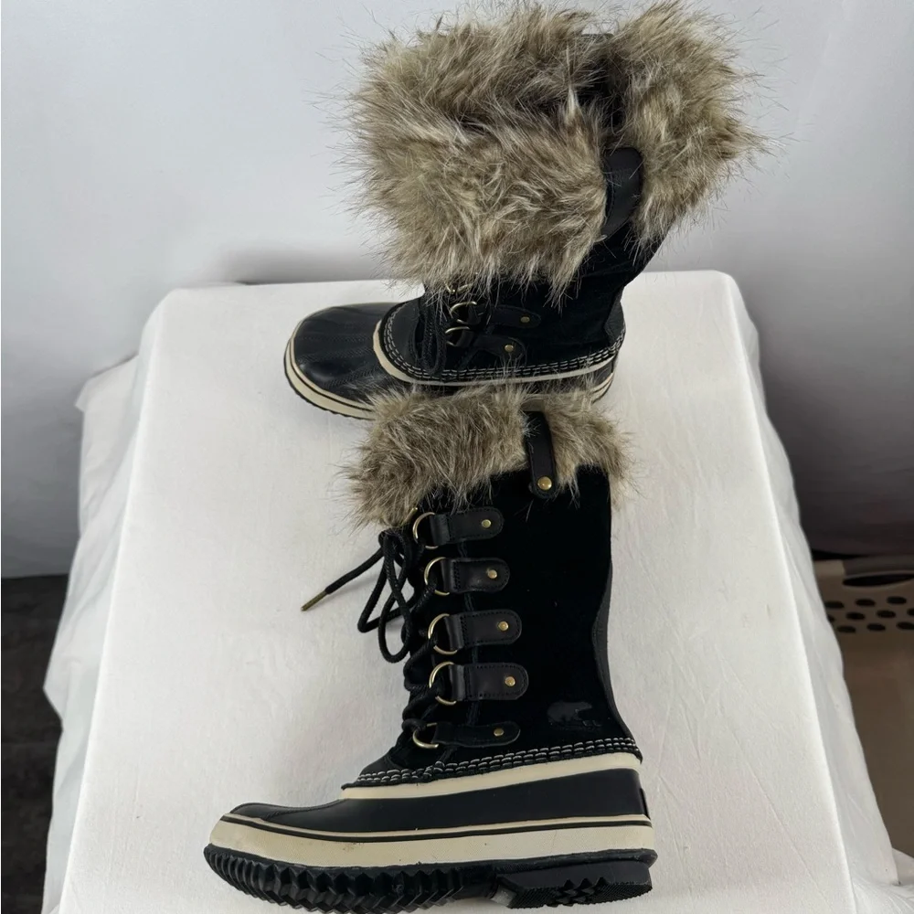 Sorel Joan of Arctic Waterproof Boot in Black‎ Size 6.5